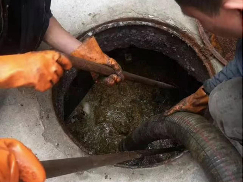 蕉岭清理化粪池时如何避免沼气的危害?